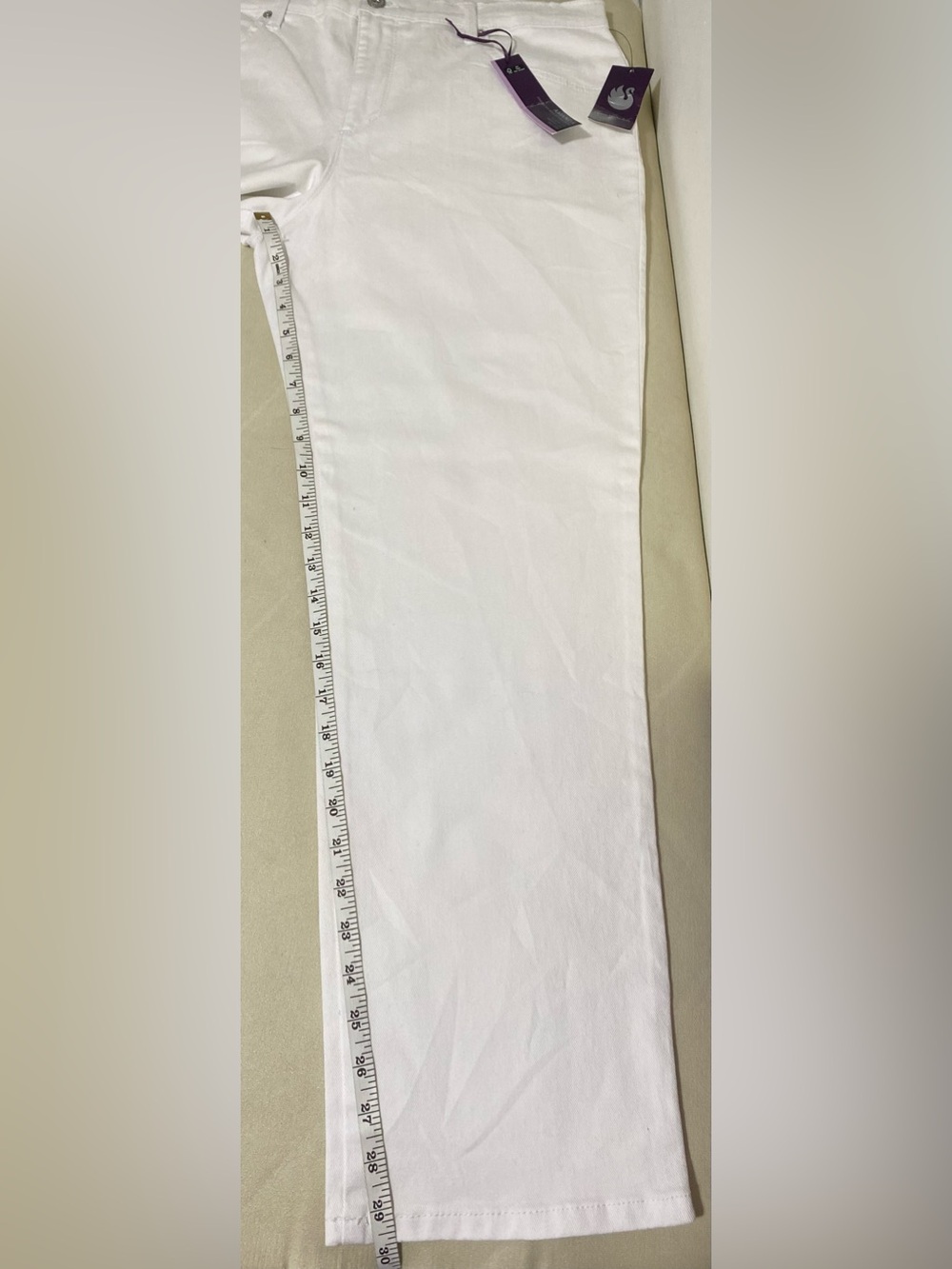 Gloria Vanderbilt White Straight-Leg Jeans - Picture 12 of 13